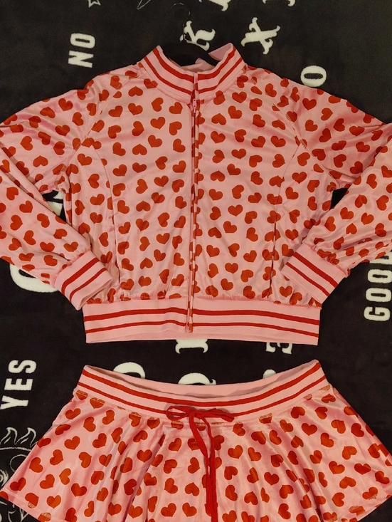 Sugar Thrillz Other - DOLLSKILL 1X Sugar Thrillz Pink Jacket & Skirt Set with Red Hearts